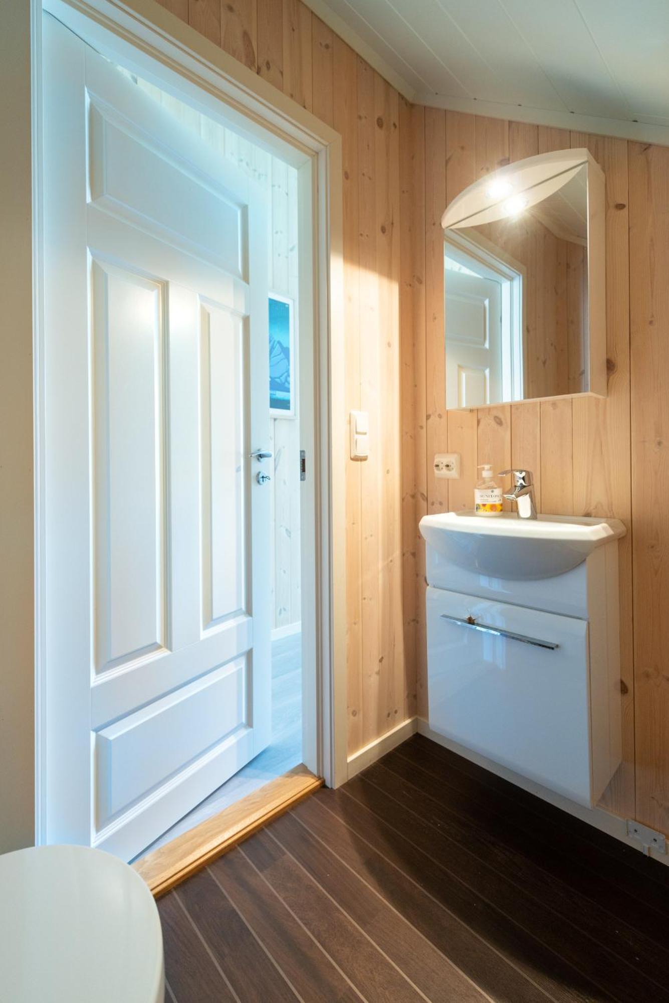 Lofoten Waterfront Luxury Lodge Ballstad Zewnętrze zdjęcie